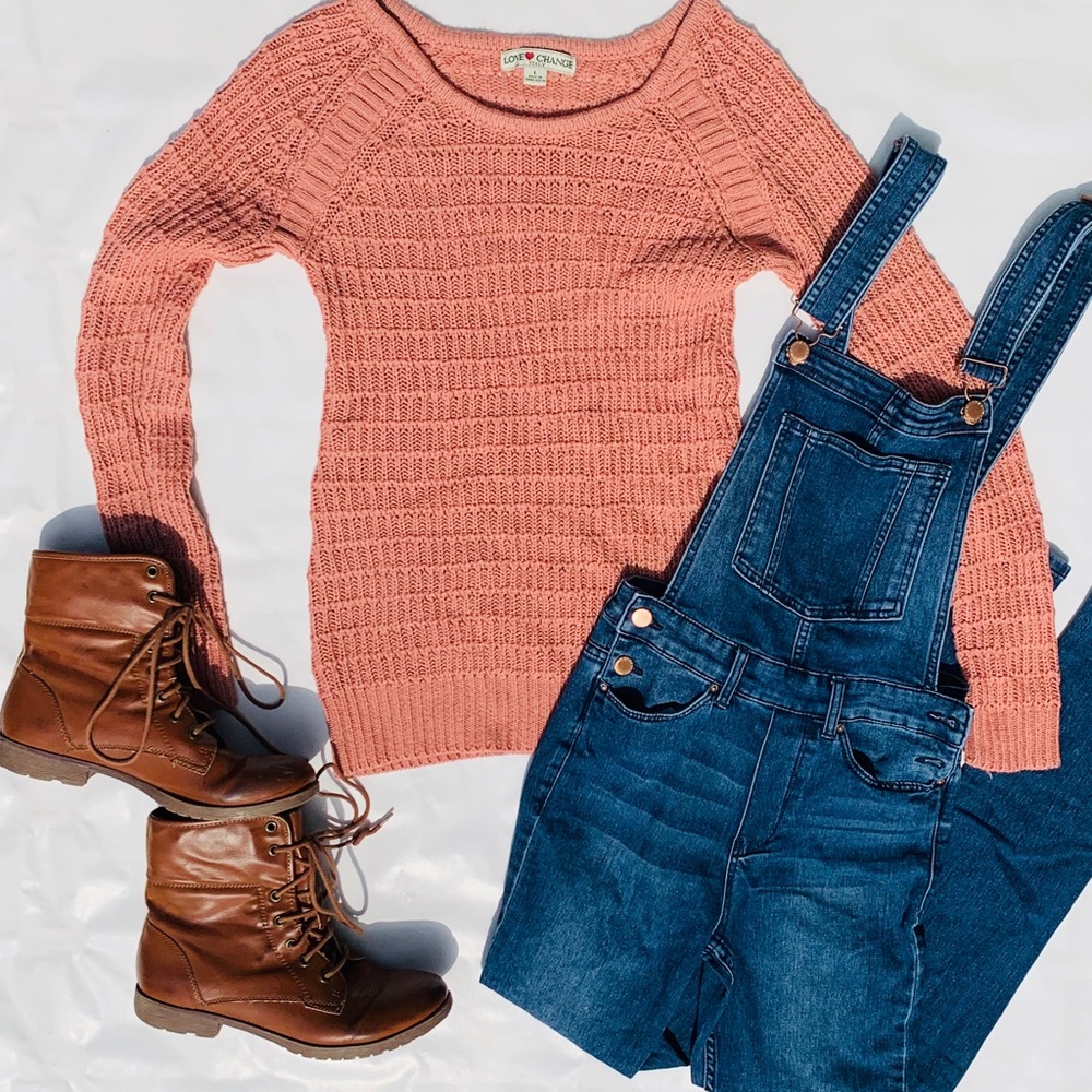 🌱Coral scoop neck sweater!